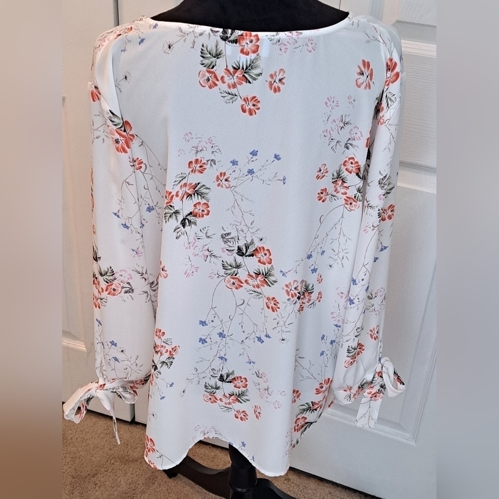 CeCe Floral Tunic/Blouse With Tied Sleeves    XXL - Picture 3 of 7